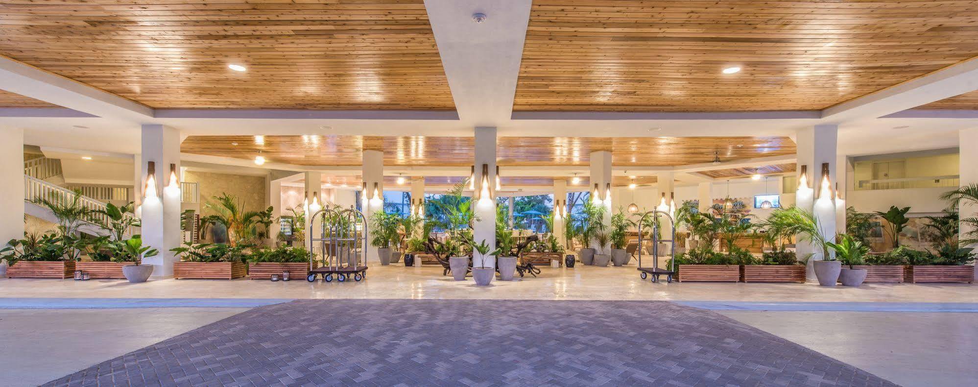 Margaritaville Beach Resort Grand Cayman George Town Bagian luar foto
