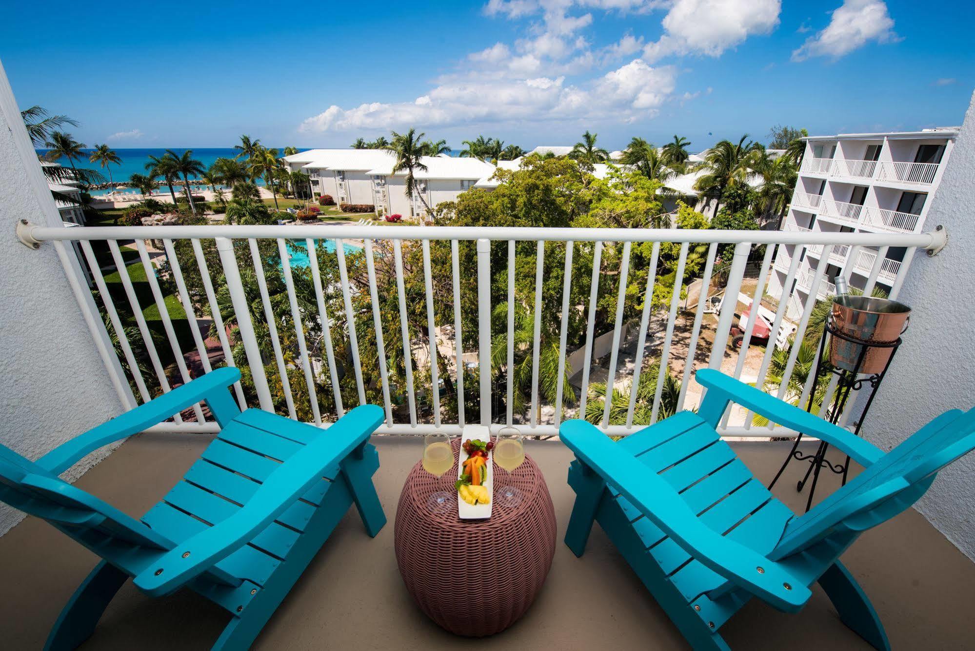 Margaritaville Beach Resort Grand Cayman George Town Bagian luar foto