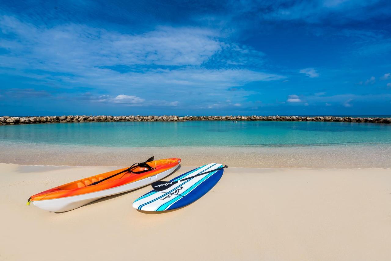 Margaritaville Beach Resort Grand Cayman George Town Bagian luar foto